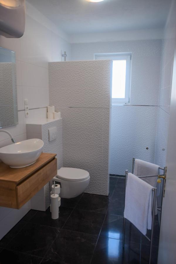 Apartments Villa Lili Crikvenica Exterior foto
