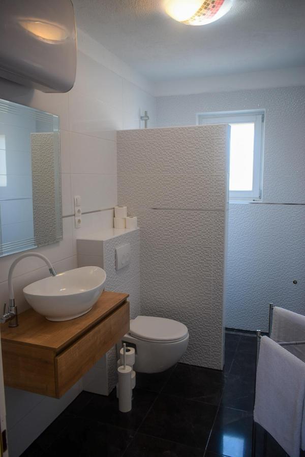Apartments Villa Lili Crikvenica Exterior foto