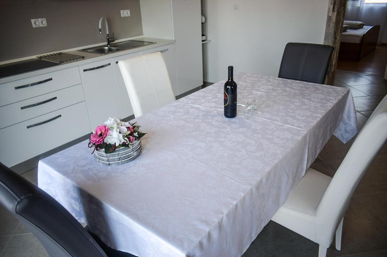 Apartments Villa Lili Crikvenica Exterior foto